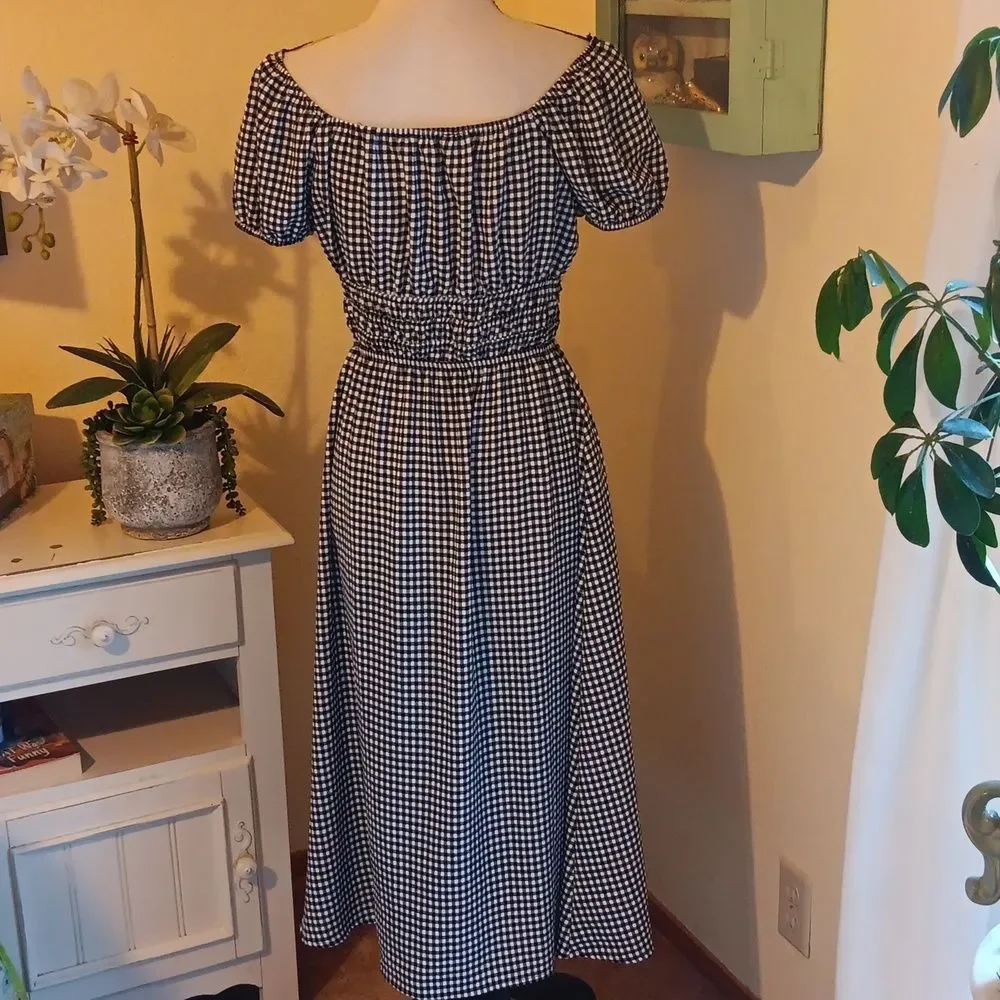 Monteau Los Angeles Checked Dress. Cottagecore. Peasant. Gingham - Picture 6 of 12